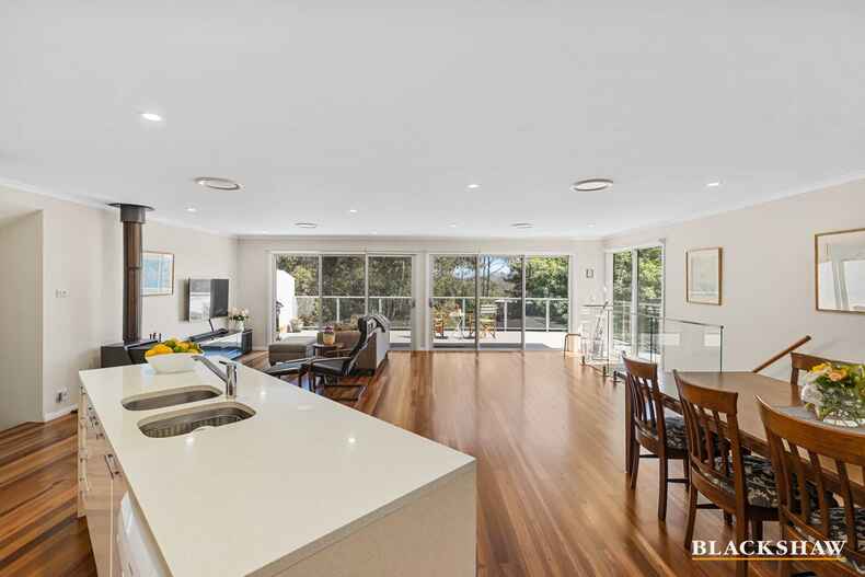 6 Courtenay Crescent Long Beach