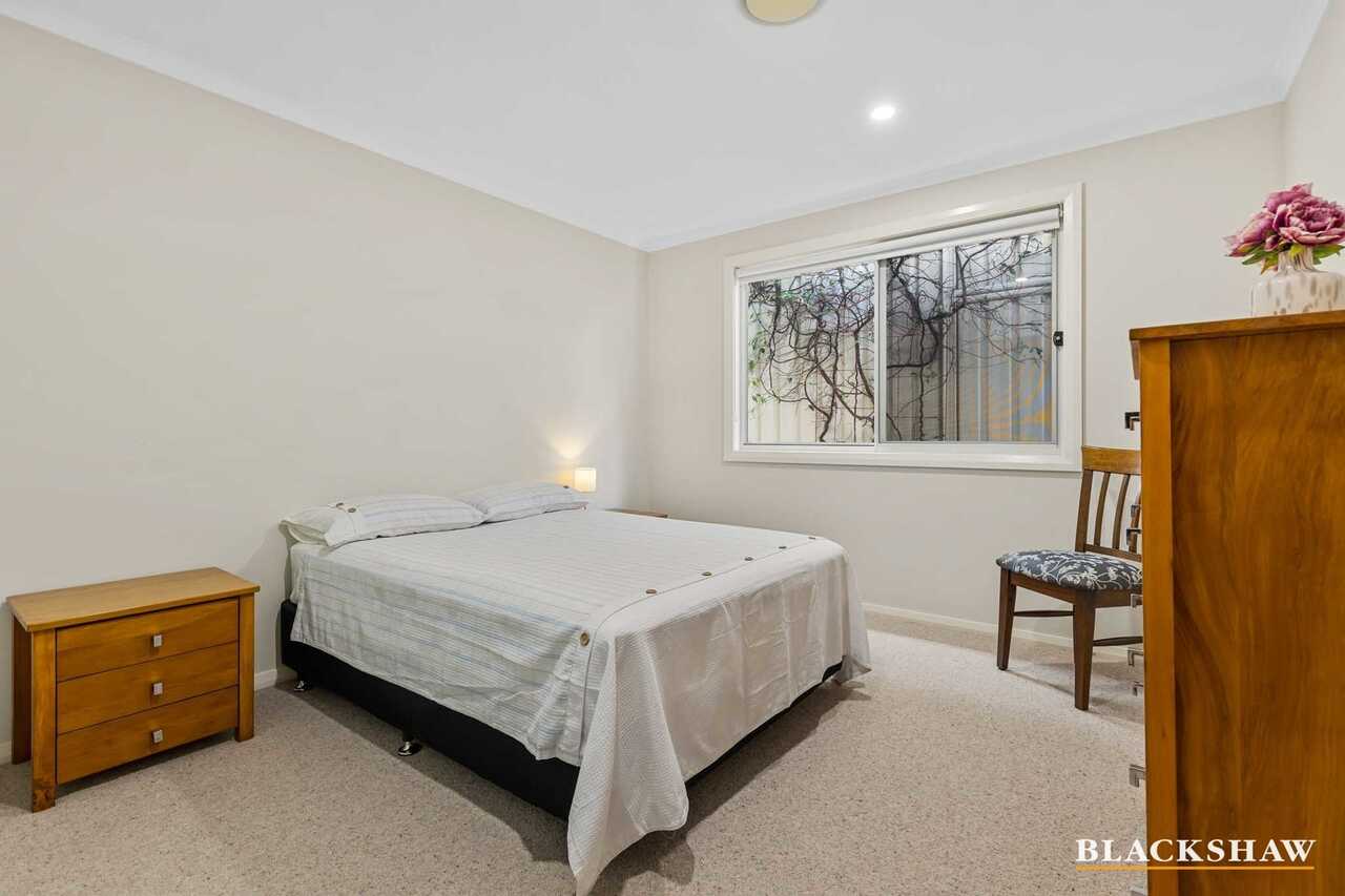 6 Courtenay Crescent Long Beach