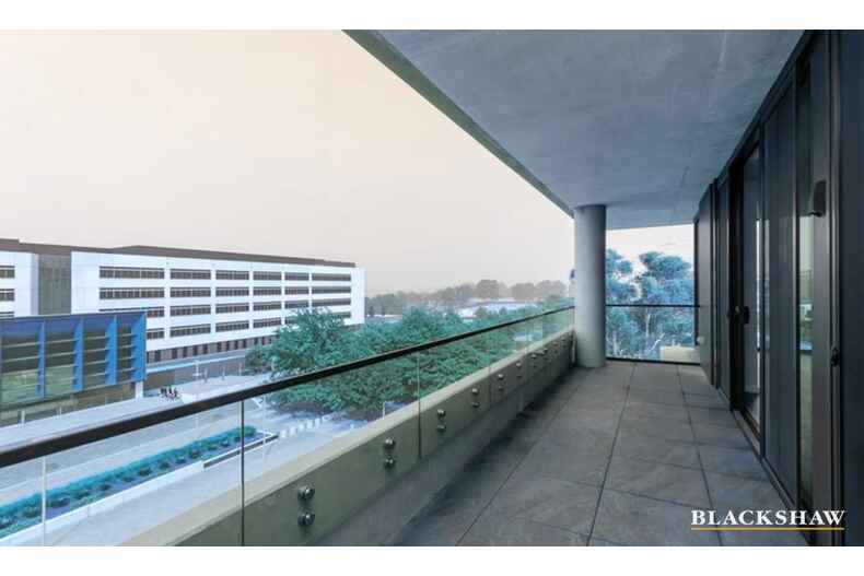 25/81 Constitution Avenue Campbell