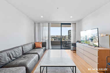 137/45 West Row City