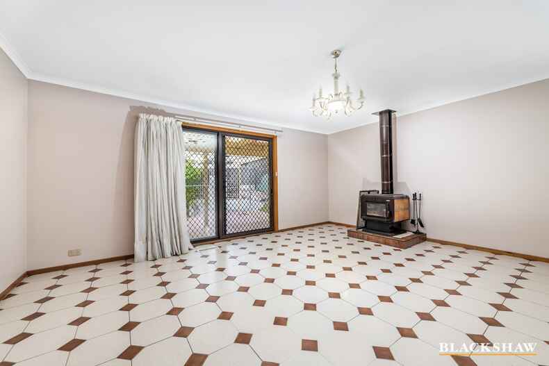 6 Willoughby Crescent Gilmore