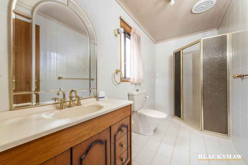 6 Willoughby Crescent Gilmore