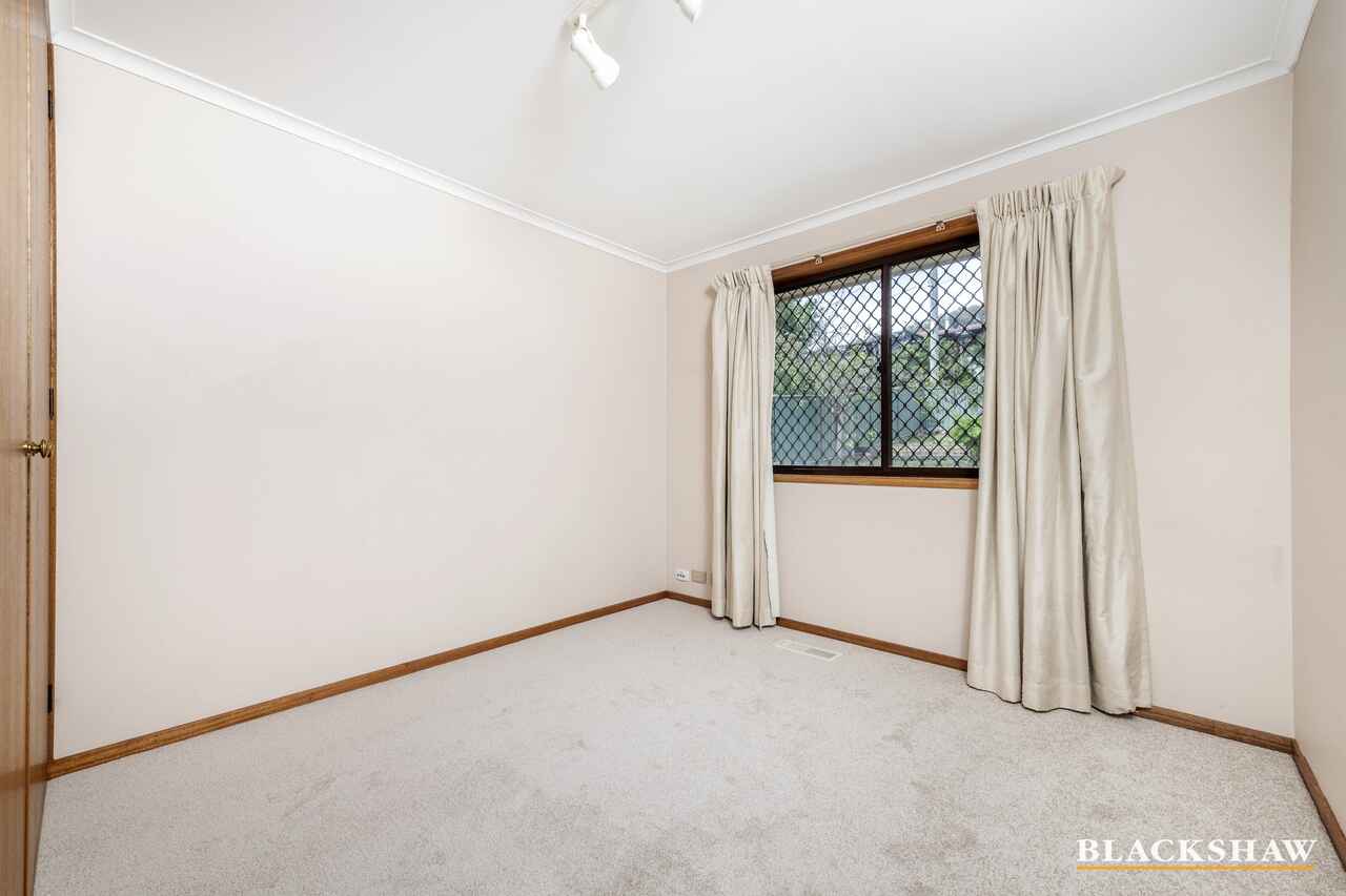 6 Willoughby Crescent Gilmore