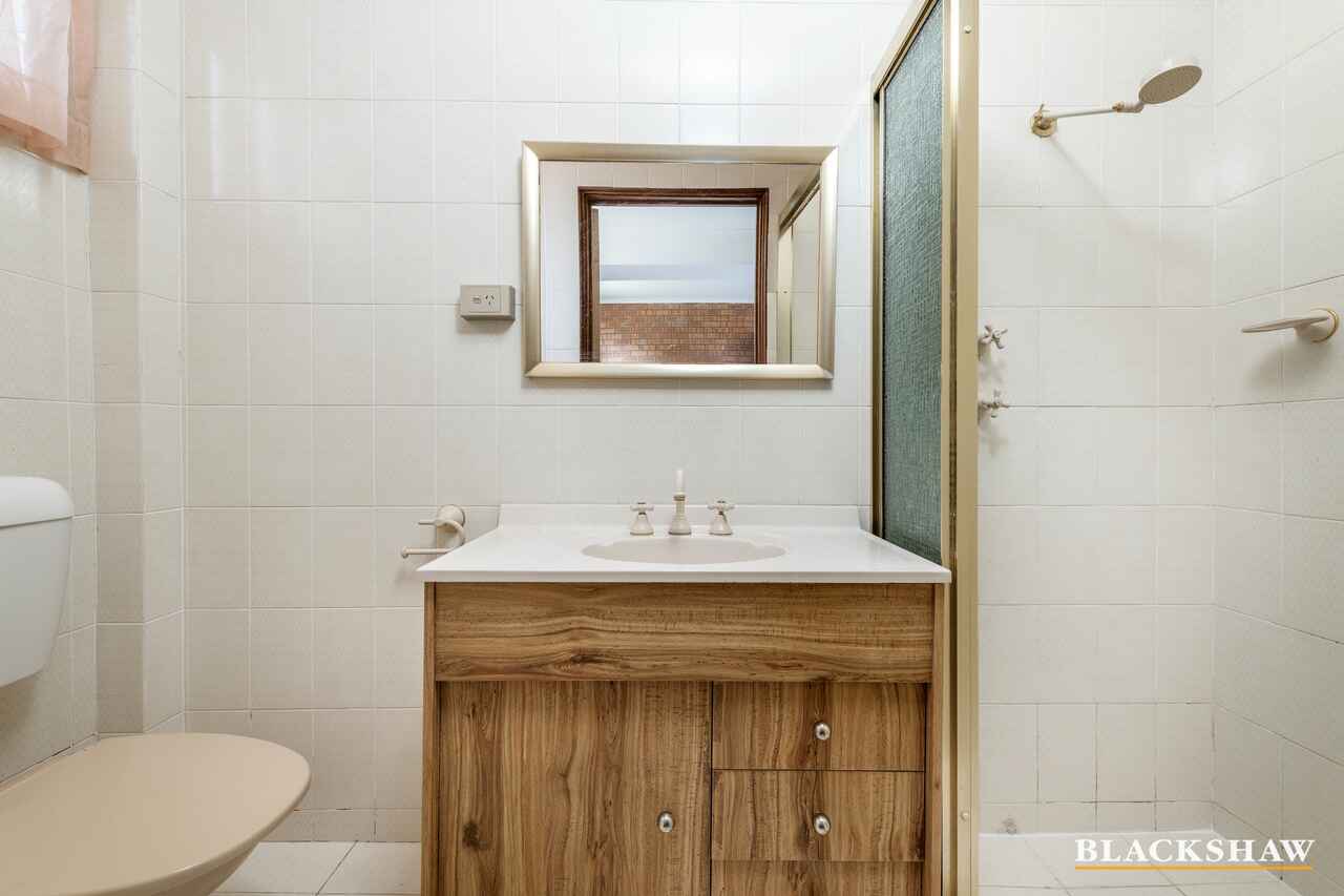 6 Willoughby Crescent Gilmore