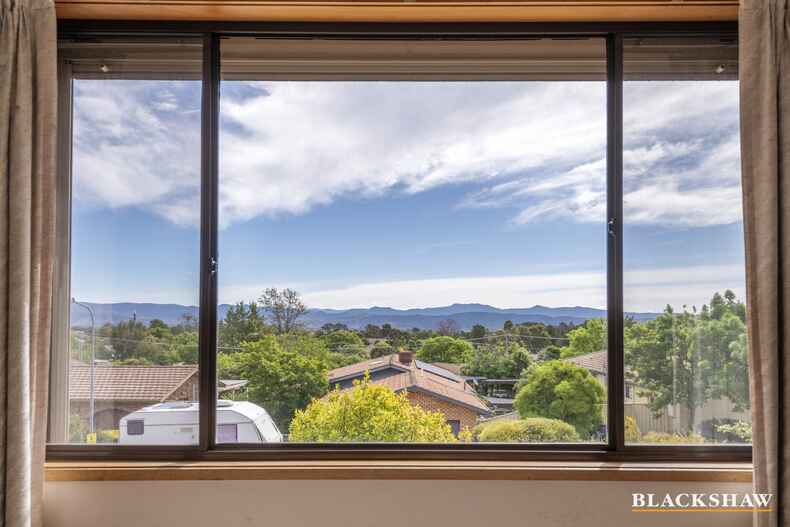 6 Willoughby Crescent Gilmore