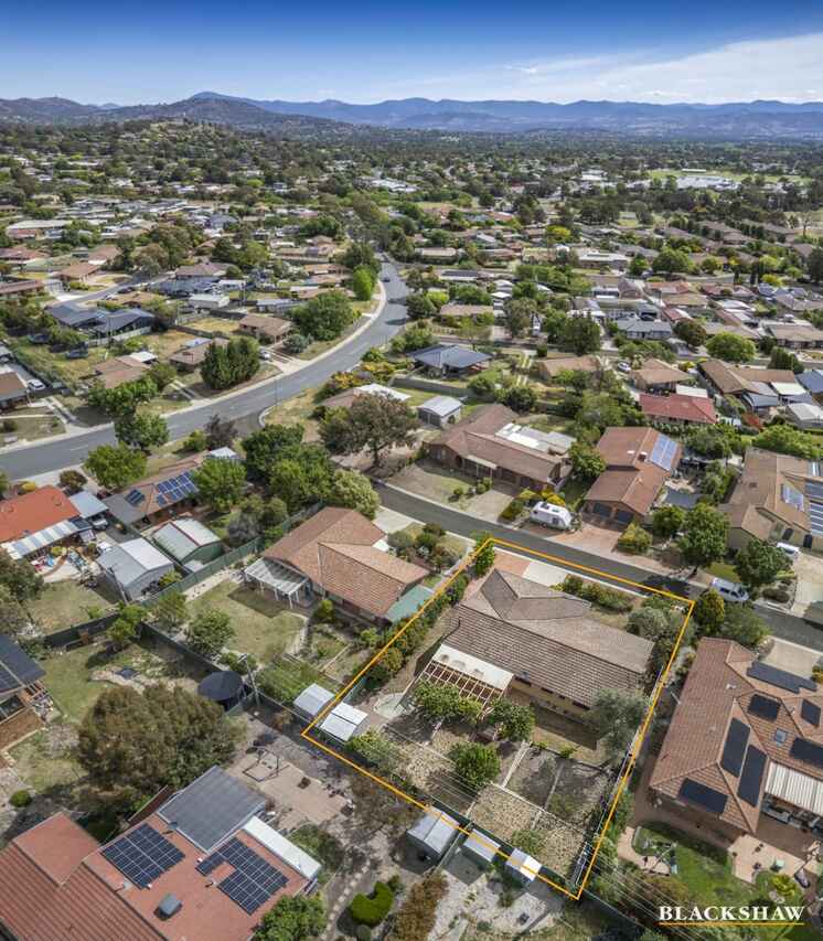 6 Willoughby Crescent Gilmore