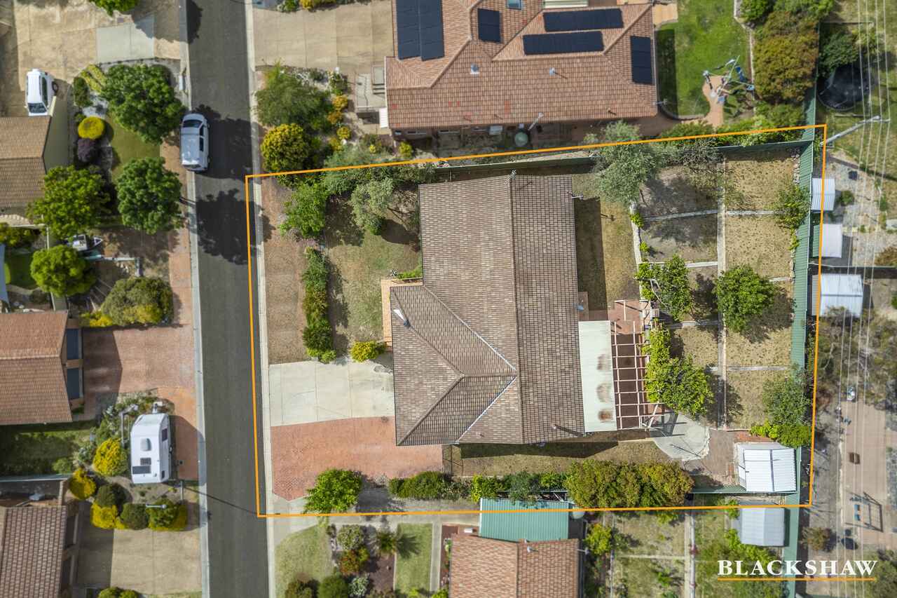 6 Willoughby Crescent Gilmore