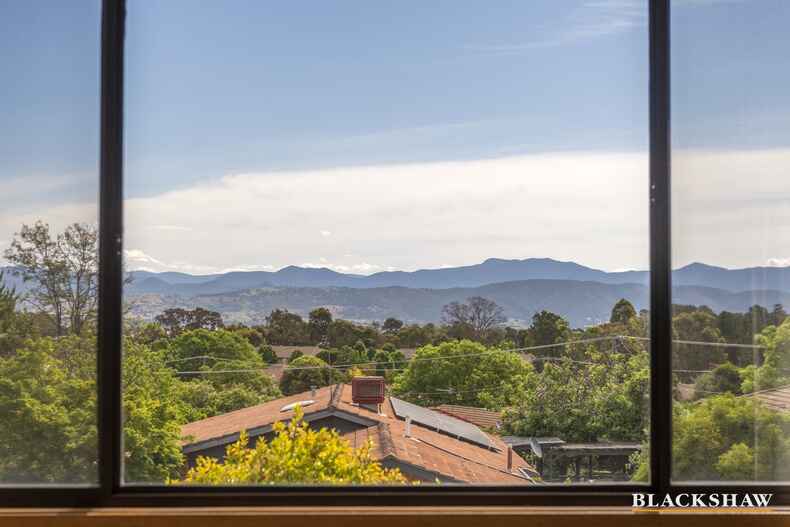 6 Willoughby Crescent Gilmore