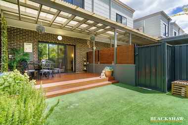 5D Murdoch Street Lyneham