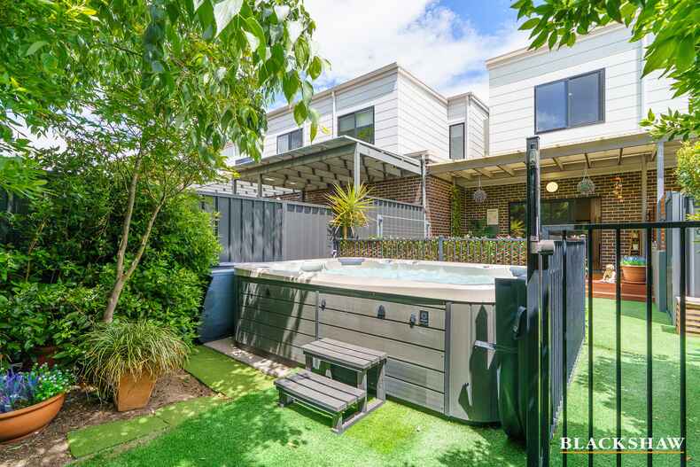 5D Murdoch Street Lyneham