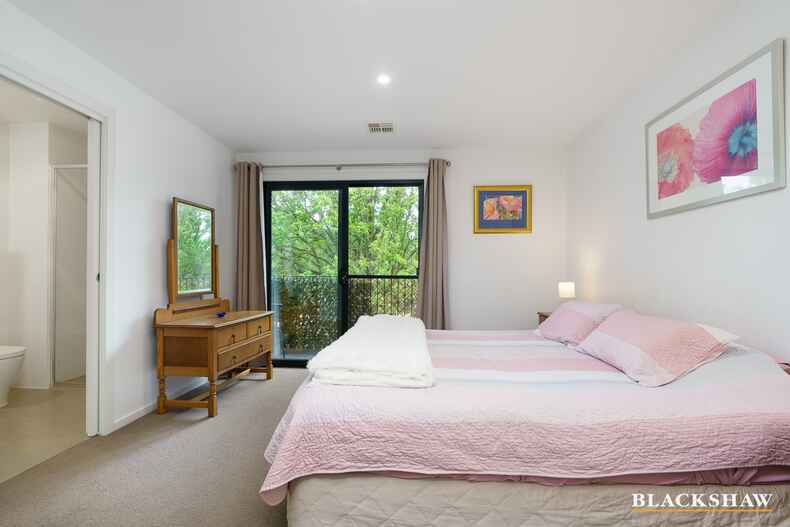 5D Murdoch Street Lyneham