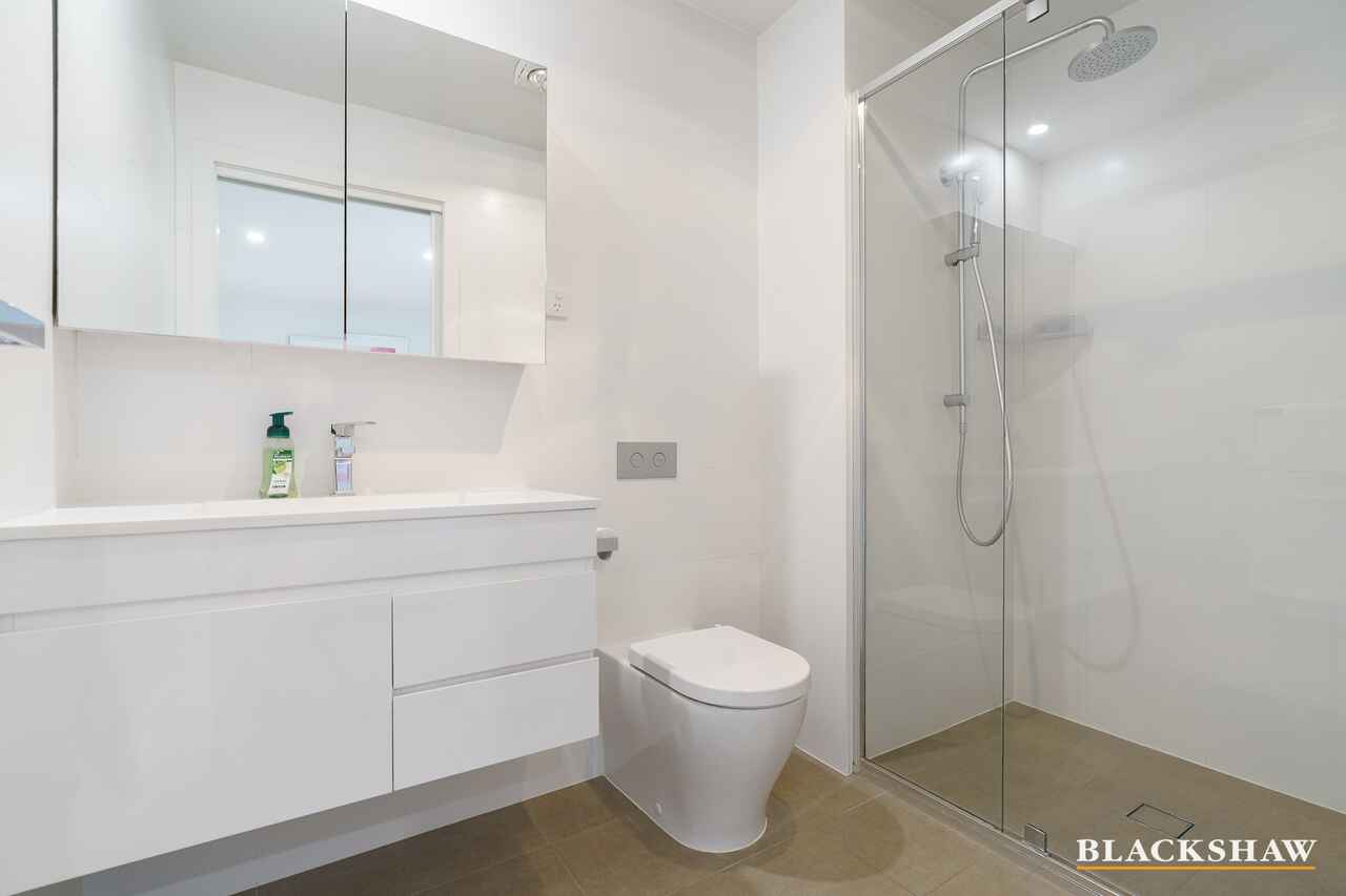 5D Murdoch Street Lyneham