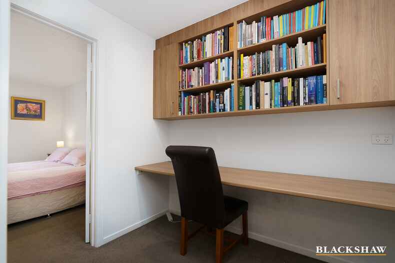 5D Murdoch Street Lyneham