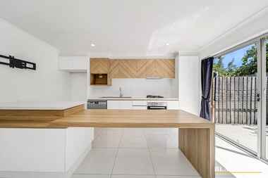 7/27 Yass Road Queanbeyan