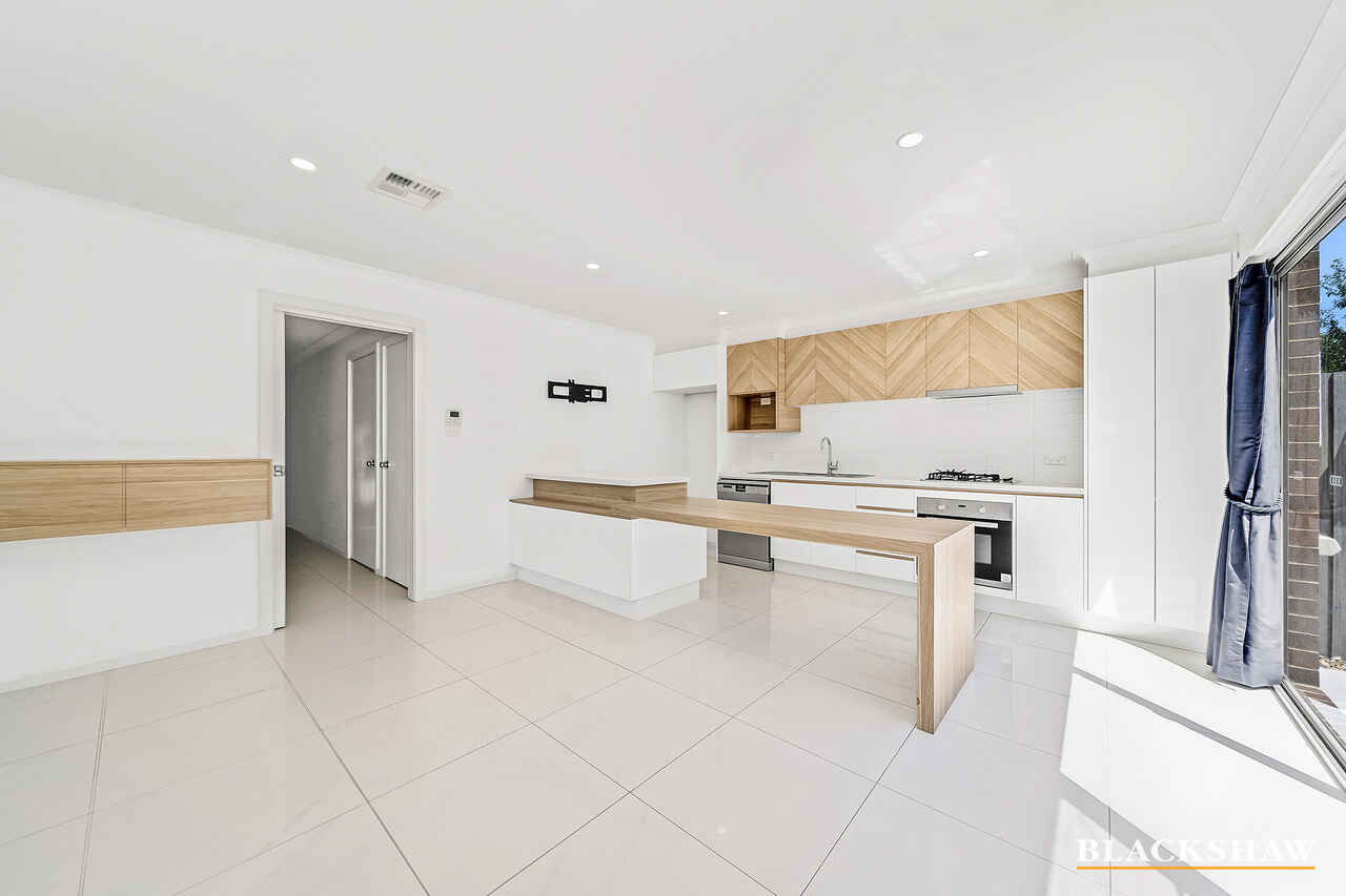 7/27 Yass Road Queanbeyan