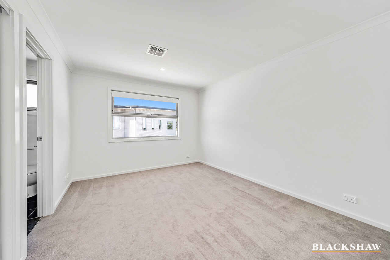 7/27 Yass Road Queanbeyan