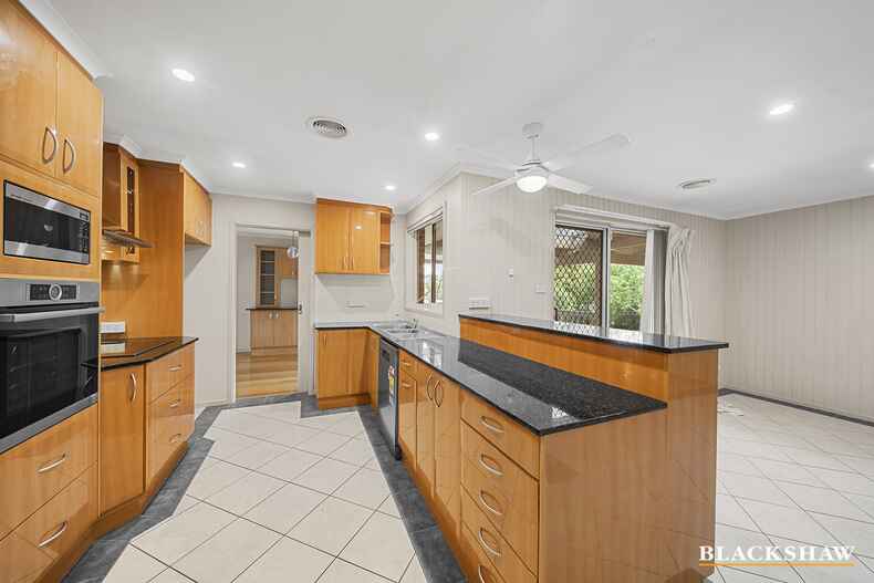 6 Schuler Place Mckellar