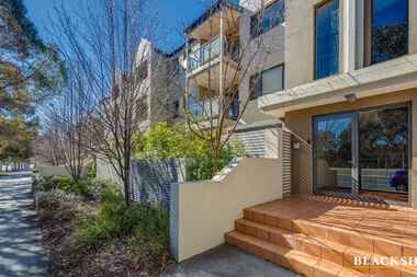 2/120 Athllon Drive Greenway