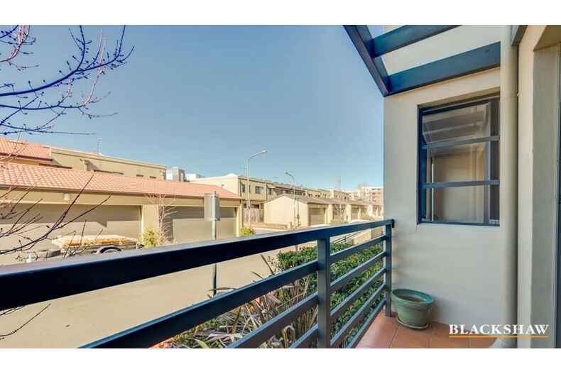 2/120 Athllon Drive Greenway