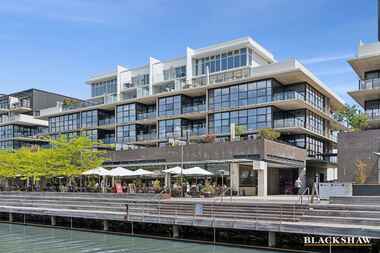 15/29 Eastlake Parade Kingston