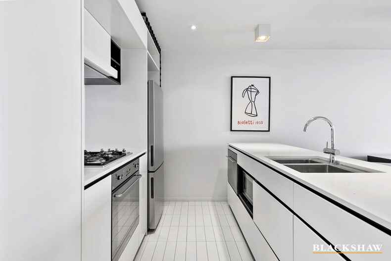 15/29 Eastlake Parade Kingston