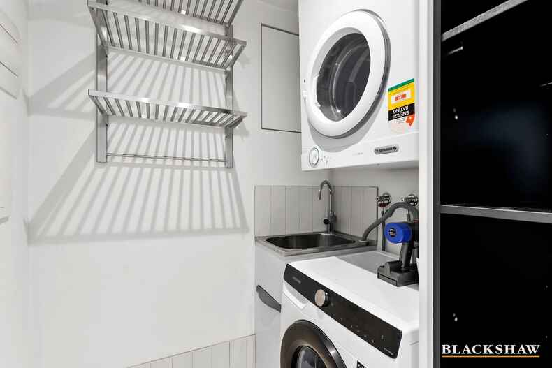 15/29 Eastlake Parade Kingston