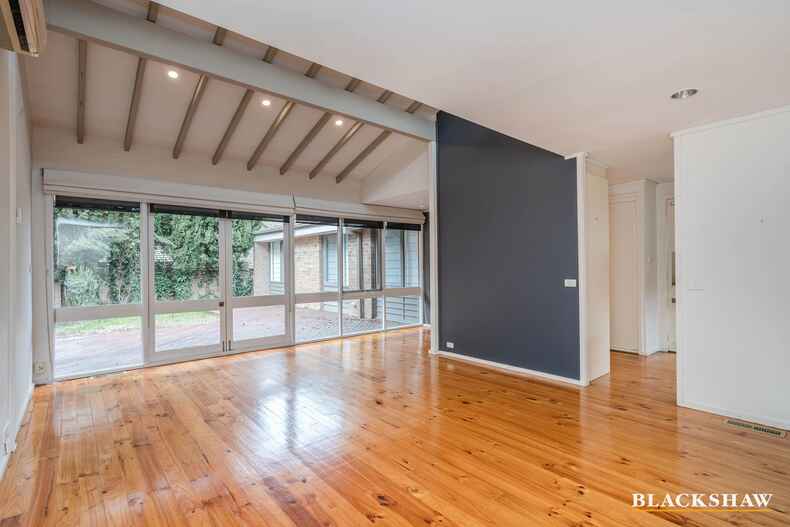 39 Barnet Close Phillip