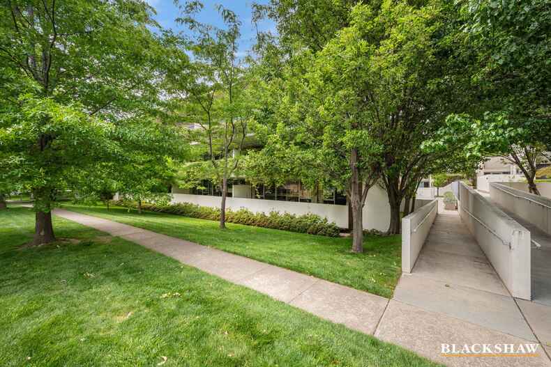 1/17 State Circle Forrest