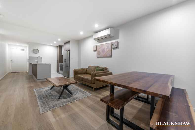 154/9 Irving Street Phillip