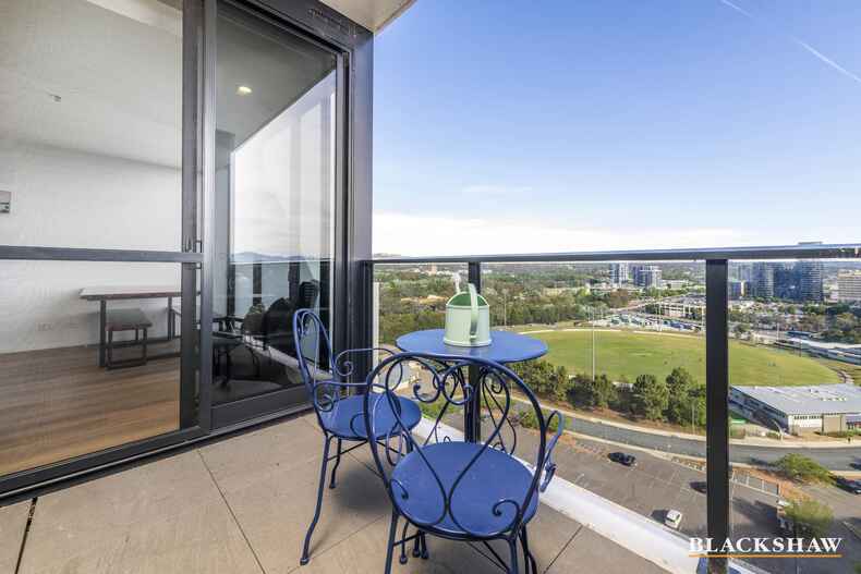 154/9 Irving Street Phillip