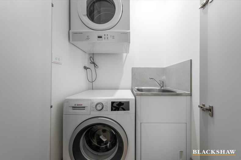 154/9 Irving Street Phillip