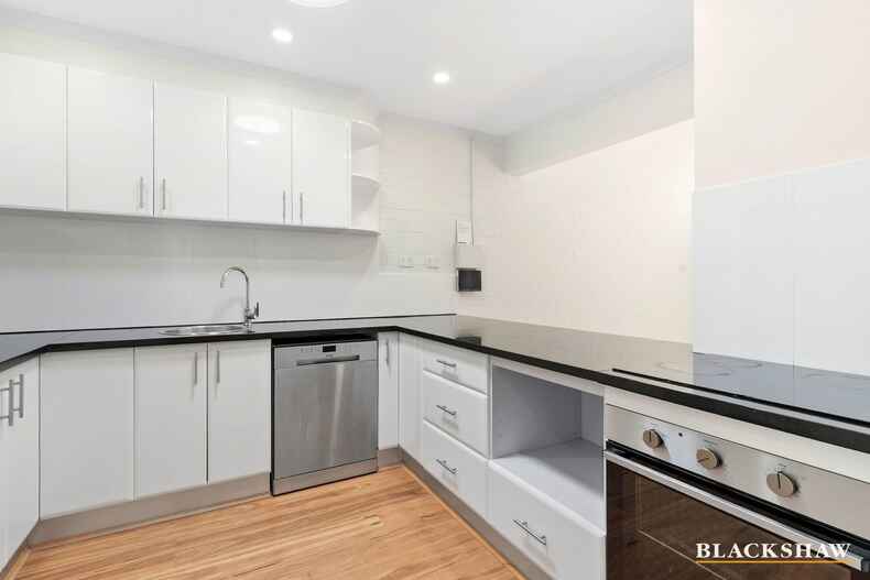 13/5 Lane-Poole Place Yarralumla