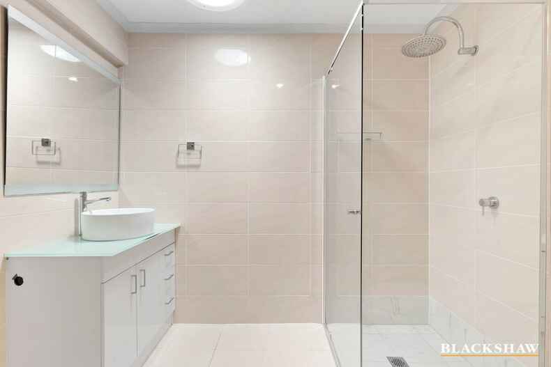 13/5 Lane-Poole Place Yarralumla