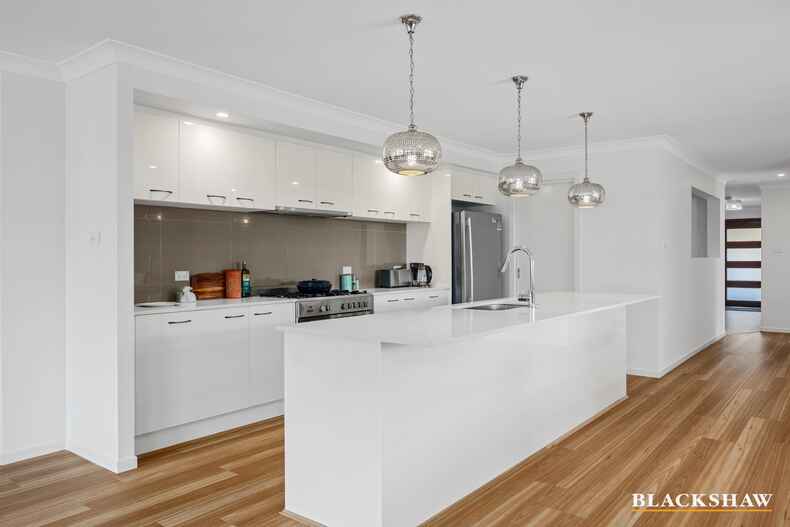 14 Caitlin Crescent Broulee