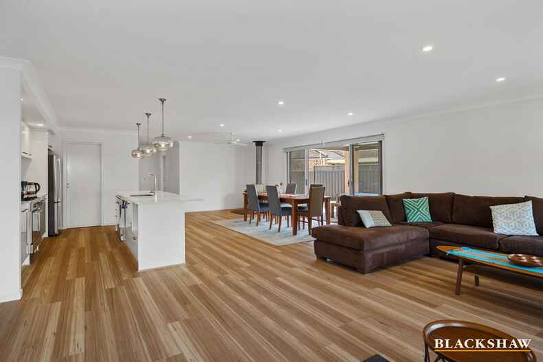 14 Caitlin Crescent Broulee