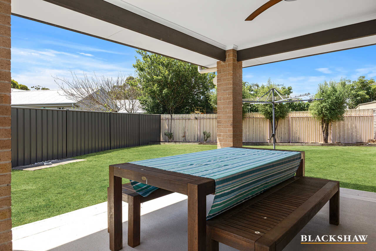 14 Caitlin Crescent Broulee