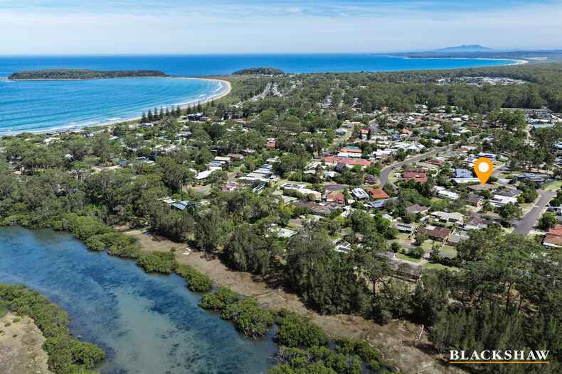 14 Caitlin Crescent Broulee