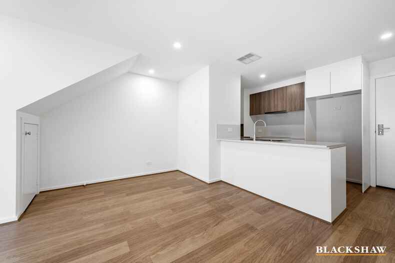 31/40 Pearlman Street Coombs