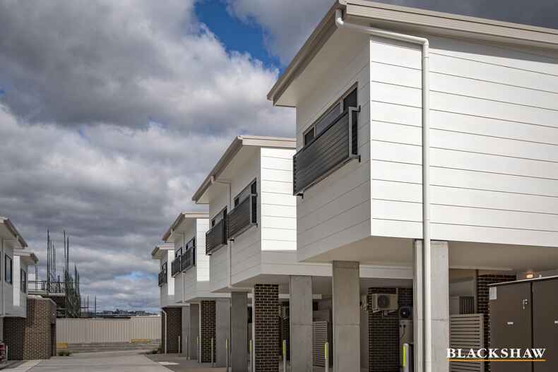 31/40 Pearlman Street Coombs