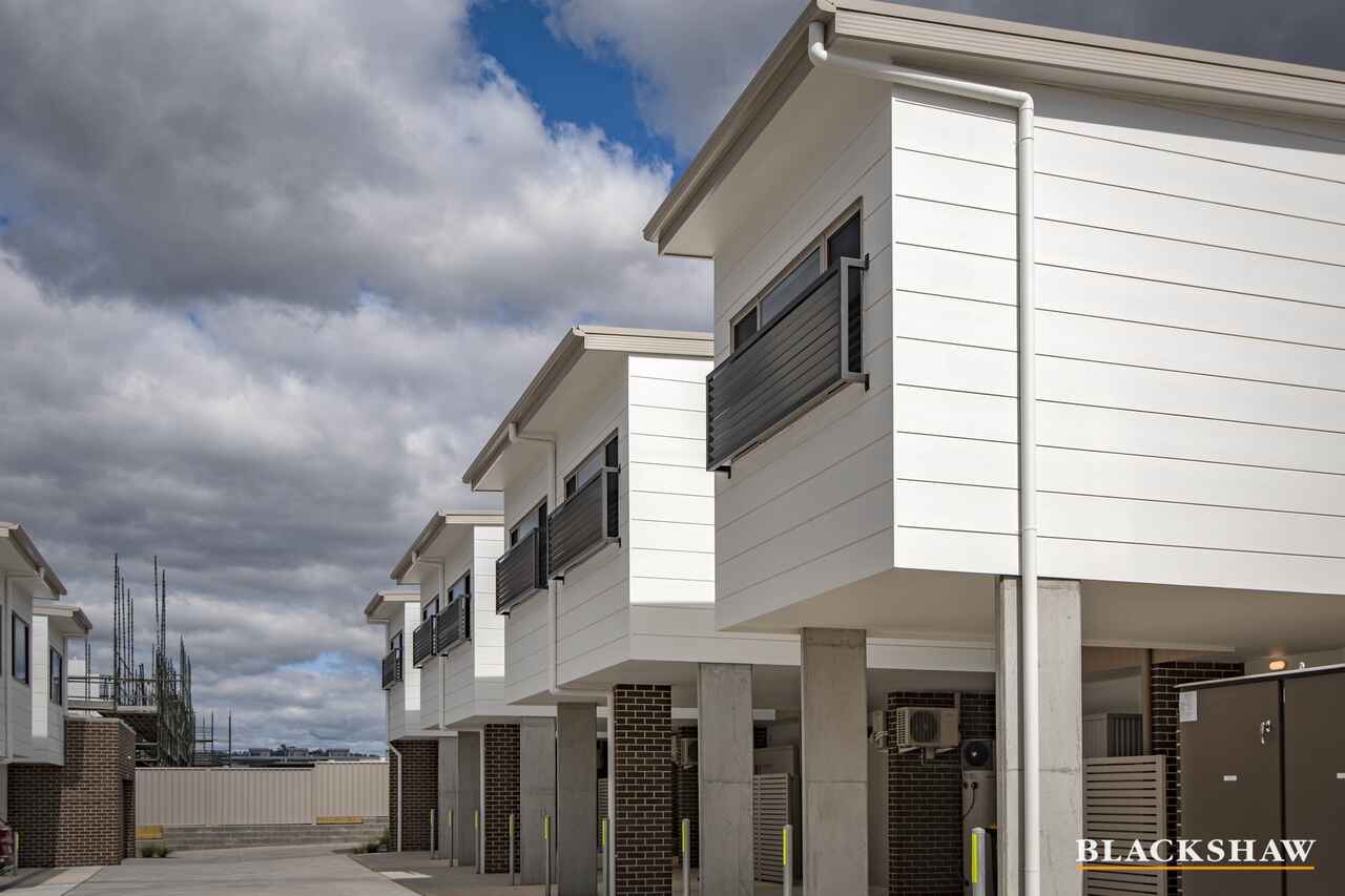 31/40 Pearlman Street Coombs