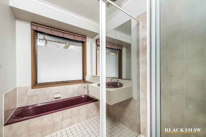 2 Hazel Smith Crescent Oxley