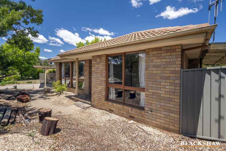 2 Hazel Smith Crescent Oxley