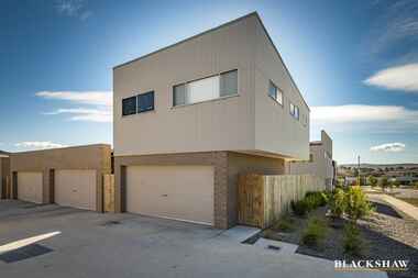 1a Chanter Terrace Coombs