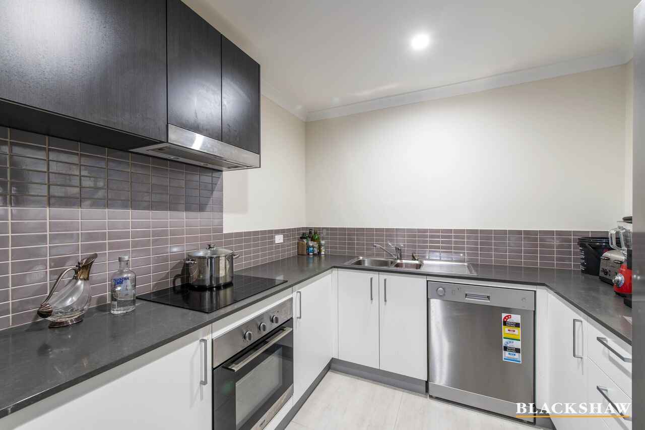 1a Chanter Terrace Coombs