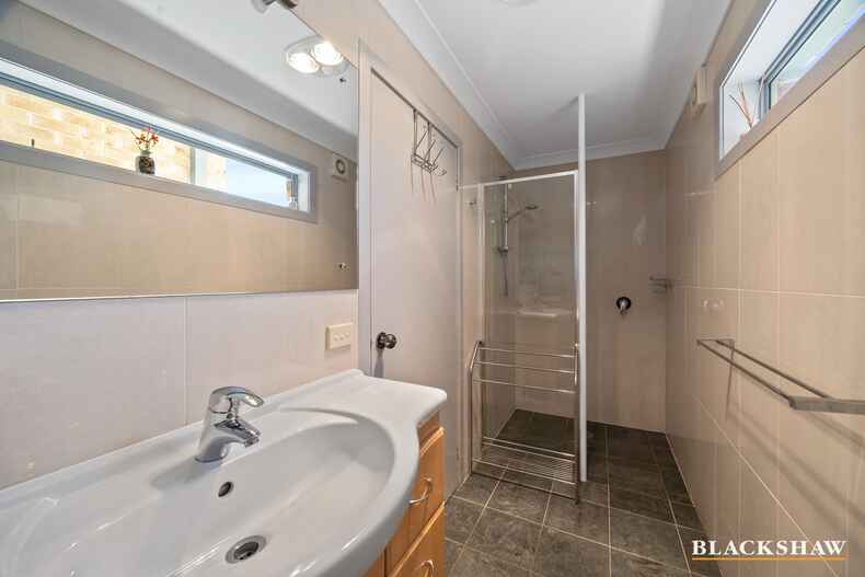 2/13 Edward Road Batehaven