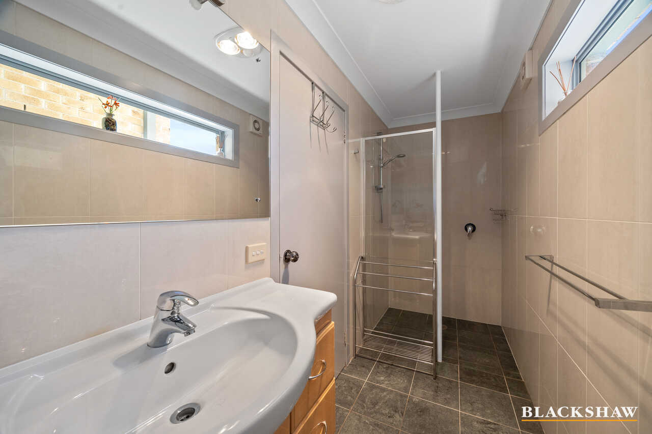 2/13 Edward Road Batehaven