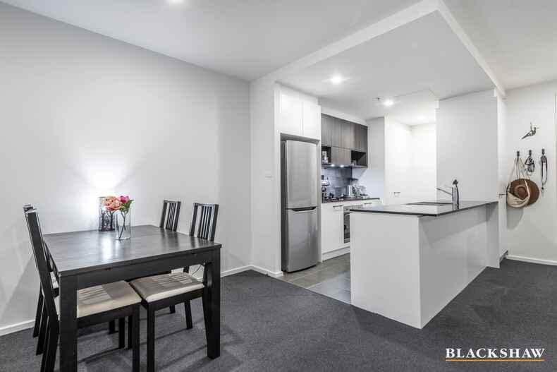 82/15 Irving Street Phillip