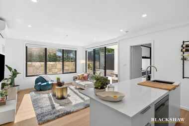 13/12 Ellison Harvie Close Greenway