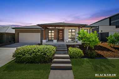 28  Garraway Crescent Googong