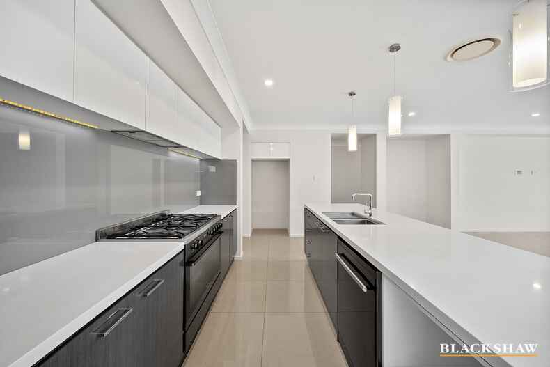 28  Garraway Crescent Googong